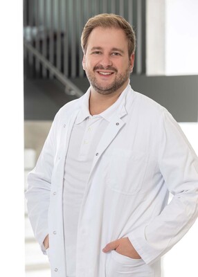 Foto: Foto Muik OA Dr. Ákos Krámos, Oberarzt für Chirurgie Facharzt für Allgemein- und Viszeralchirurgie